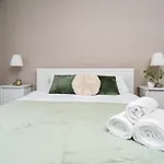 Lubicz Urban Haven Apartment